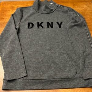 DKNY SWEATSHIRT SIZE SMALL NWOT